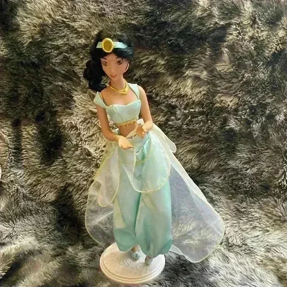 Disney Jasmine Porcelain Doll Brass  Key KeepSakes AWholeNewWorld Magic - Picture 10 of 16